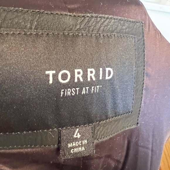 Black and gray leopard print coat,can from another posher but I never wore it - Picture 9 of 9